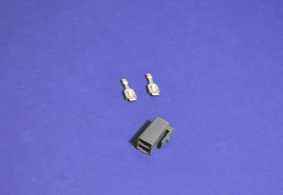 1959 - 1984 AMC Alternator 10DN 2 Cavity Wiring Harness Connector Shell - Image 4 of 4