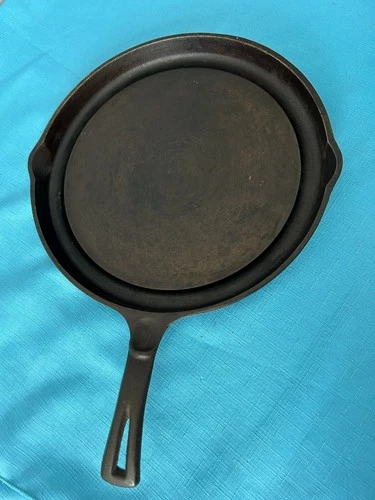 Wagner Ware Sidney -0- Cast Iron Fat Free Fryer 1102 Shallow Griddle