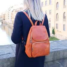 Women's backpack in 100 calfskin leather handcrafted in Italy