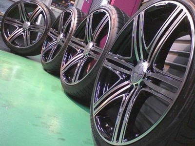 JDM Beautiful WALD Mahora 20in Black and polished SP reverse concave No Tires
