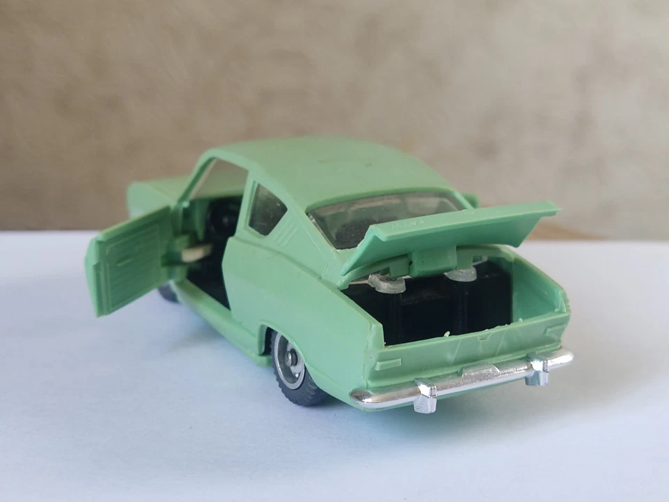 USSR Opel Kadet A13 Remake Soviet Union Plastic Retro Vintage Car - Image 3 of 4
