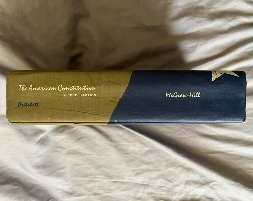 The American Constitution by C. Herman Pritchett Second Edition published 1968 - Afbeelding 3 van 6