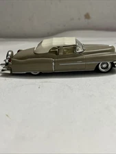 Sun Star 1:43 Diecast 1950 Cadillac Eldorado Glossy Beige