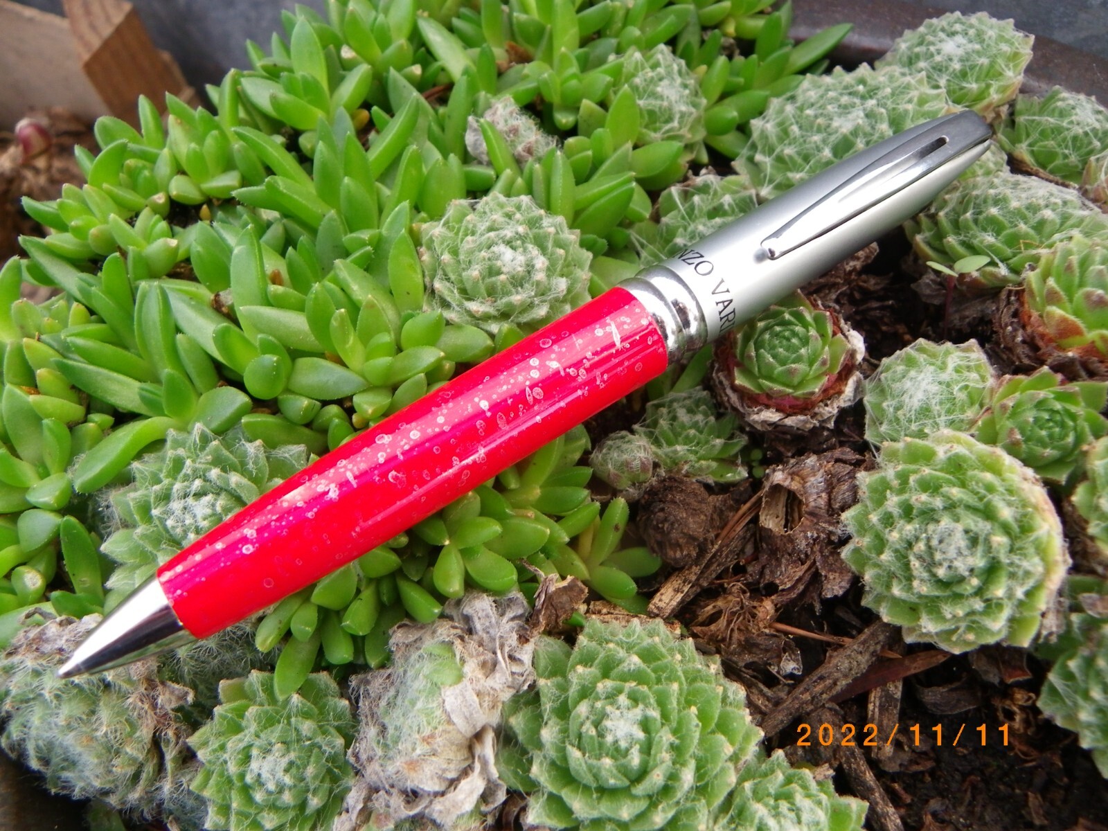 Stylo bille Enzo Varini laque rouge scintillant d'une élégance rare