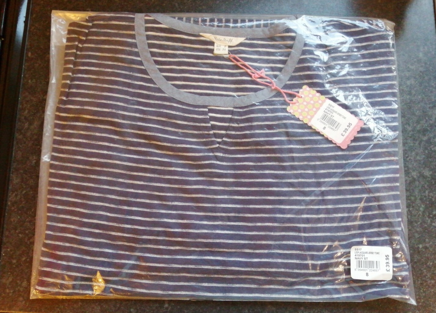 Foto 1 di 9