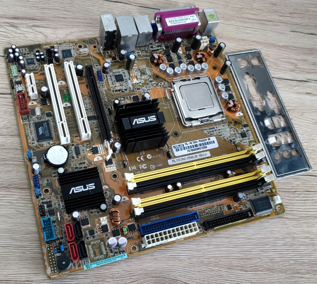 ASUS P5L-VM 1394/V-P5945G/DP_MB LGA775/Socket T DDR2 MATX Intel.