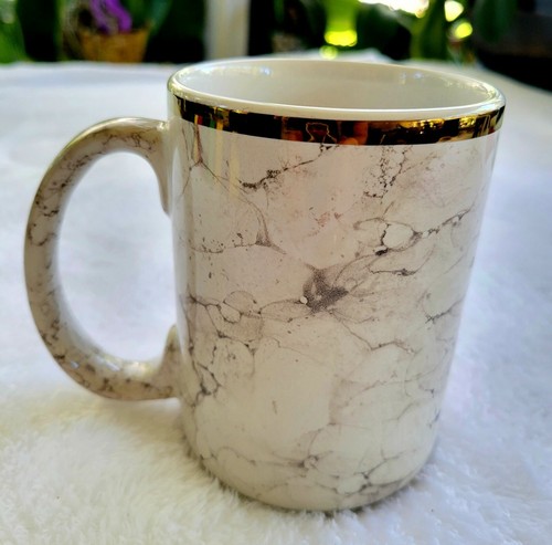 Alaska Coffee Mug Gold White Travel Souvenir 12oz Tea or Hot Beverages - Picture 3 of 6