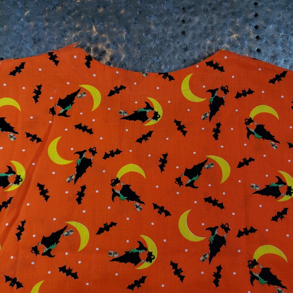 Blusa esfoliante feminina laranja Halloween, bruxas e morcegos, muito bom estado - Imagem 3 de 3