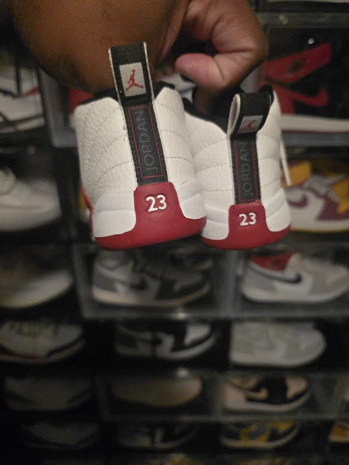 Niño pequeño Air Jordan 12 cereza talla 9C (usado) sin caja original Foto 4 de 4