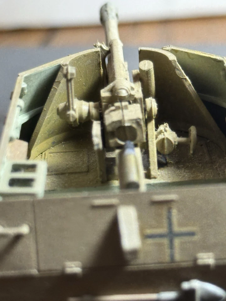 Obús autopropulsado Bandai 105 mm WESPE construido 1/48 pintado desgastado, detalle Foto 2 de 4