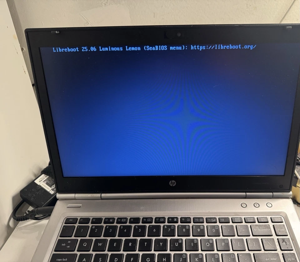 Libreboot Coreboot 惠普 Elitebook 8460p 14 英寸 i5 带底座、2 块电池和充电器 — 第 3/4 张图片