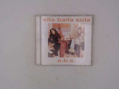 E.B.S. Ella Baila, Sola: