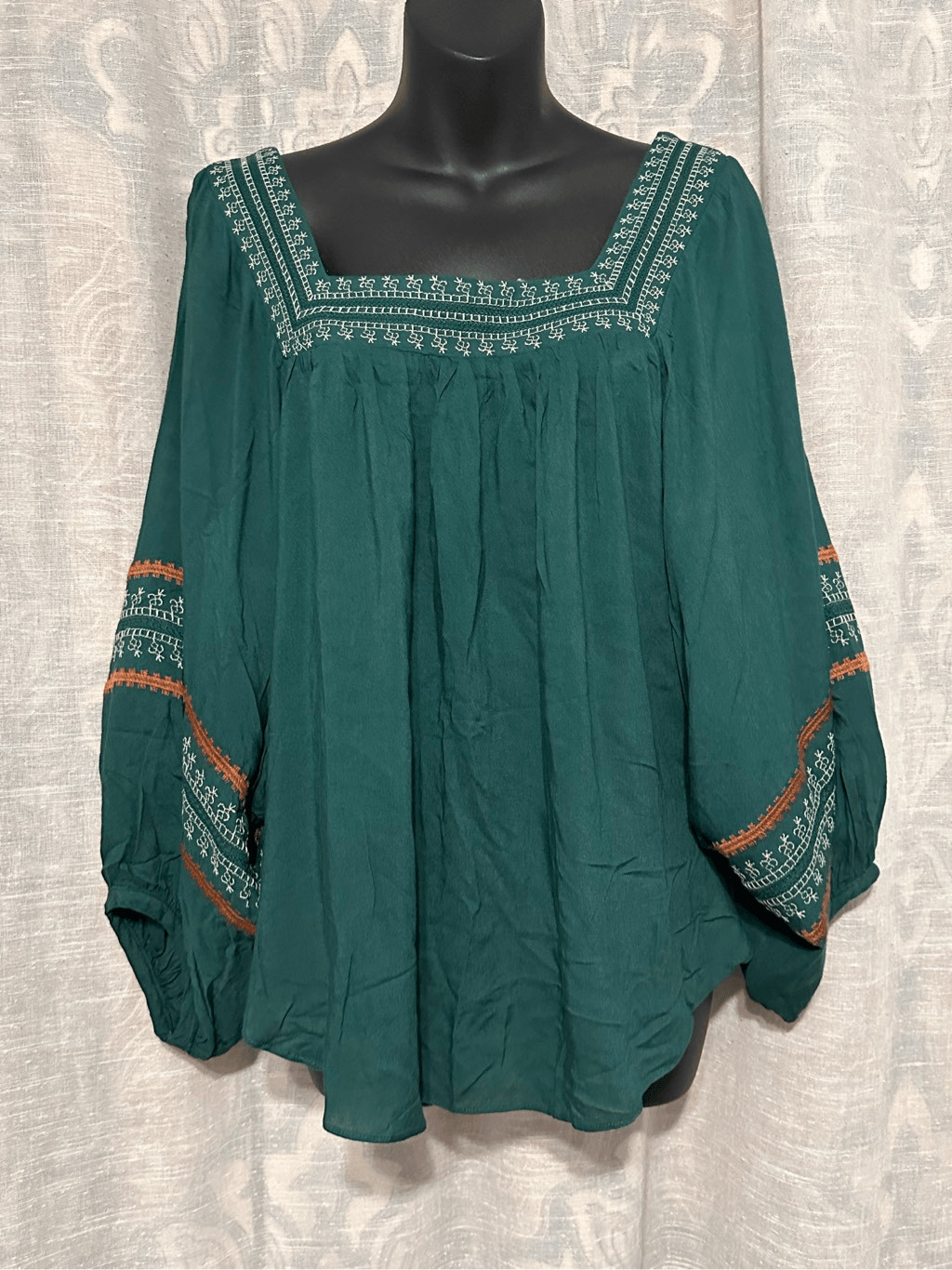 Nice Chrysanthemum Border Crossover size medium b… - image 1