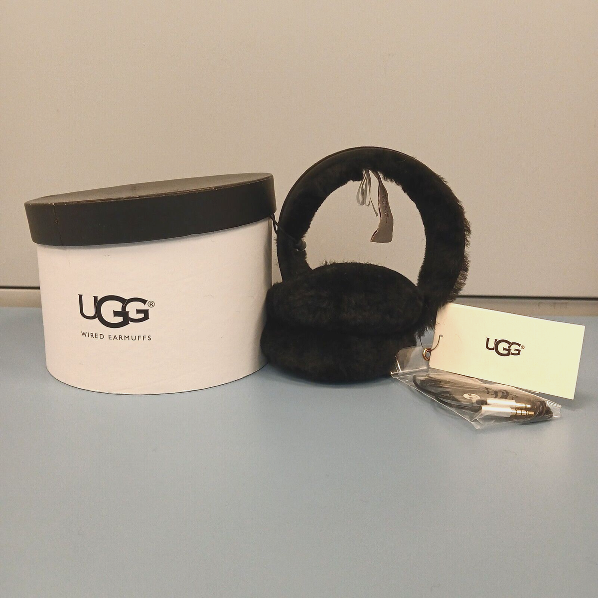 UGG Wired Earmuffs Shearling Sheepskin Suede Leather Trim Black