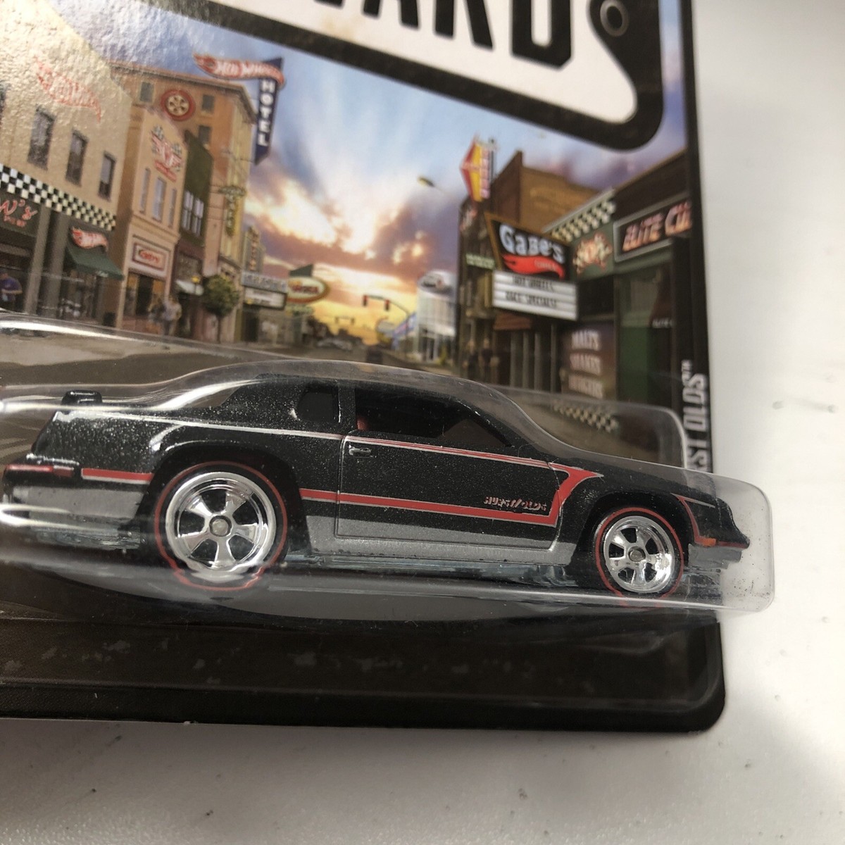 NOS ~ HOT WHEELS 2012 '84 Hurst OLDS BOULEVARD Real Riders Red