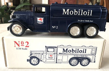 Mobiloil 2 Limited Edition 1930 "Diamond T" Tanker Bank ERTL 9459 1 of 5000 