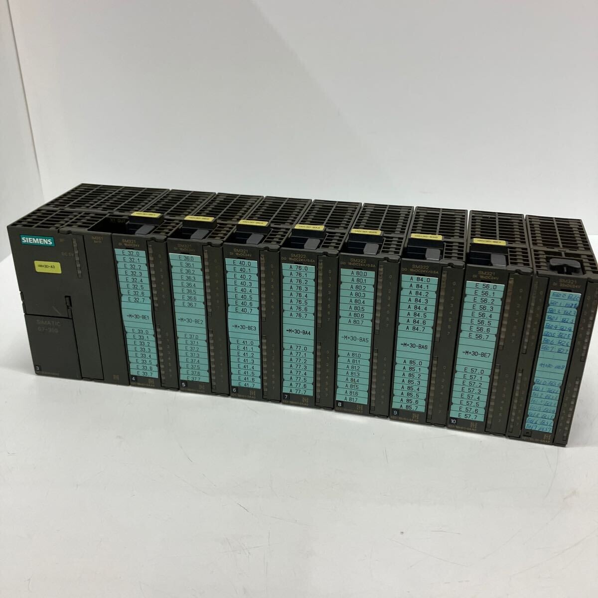 SIEMENS S7-300 IM361 SM321 5 Unit SM322 3 Unit Removed From SIEMENS S7-300 IM361 SM321 5 Unit SM322 3 Unit Removed From