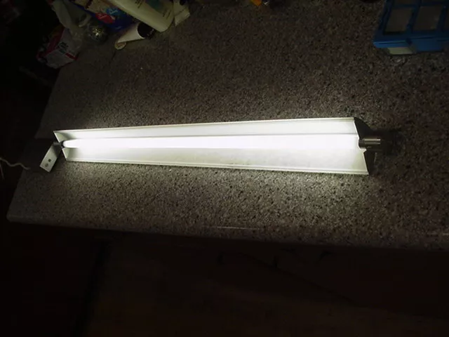 Cheap fluorescent on sale light fixture