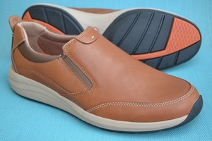 clarks slip on slippers