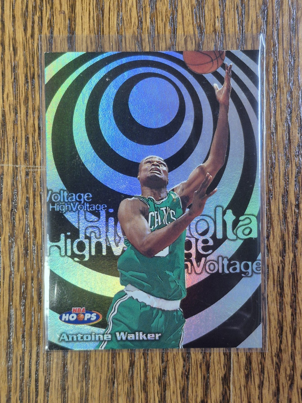 1997-98 NBA HOOPS High Voltage Antoine Walker #13HV Basketball Card Celtics HOF