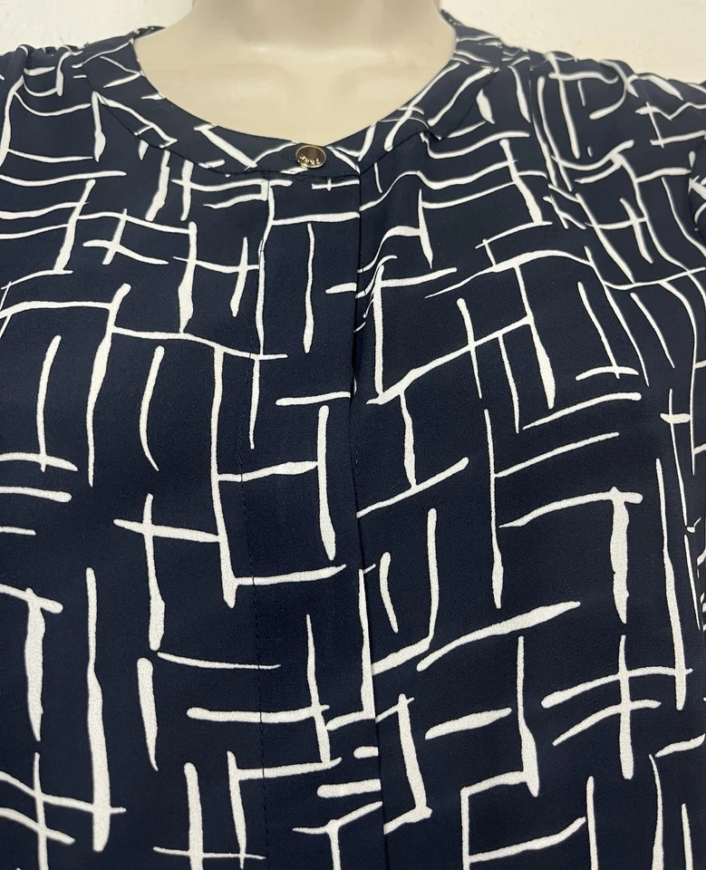 DKNY Large Blouse Navy Blue White Flutter Sleeve Top - Image 4 of 4