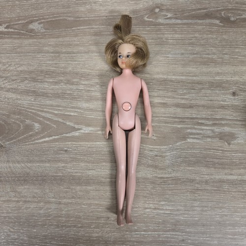 Vintage Palitoy Toots Tressy's Little Sister Doll with Growing Hair Blonde Rare - Picture 9 of 19