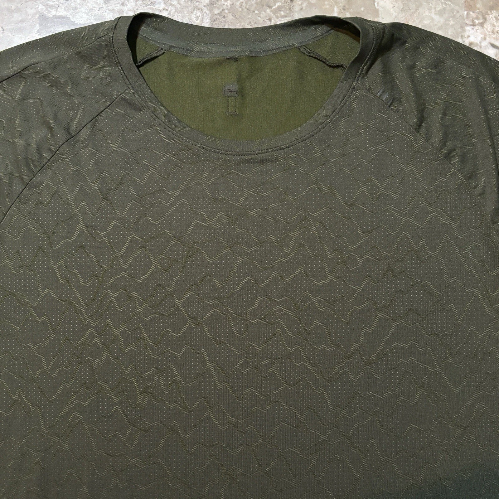 Lululemon Shirt Mens 2XL Green Always Agile Lightweight Trail Running Gym LTT