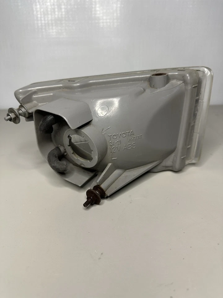 Faro antiniebla delantero izquierdo LEXUS SC300 SC400 1992-1995 81390-24021 OEM Foto 4 de 4