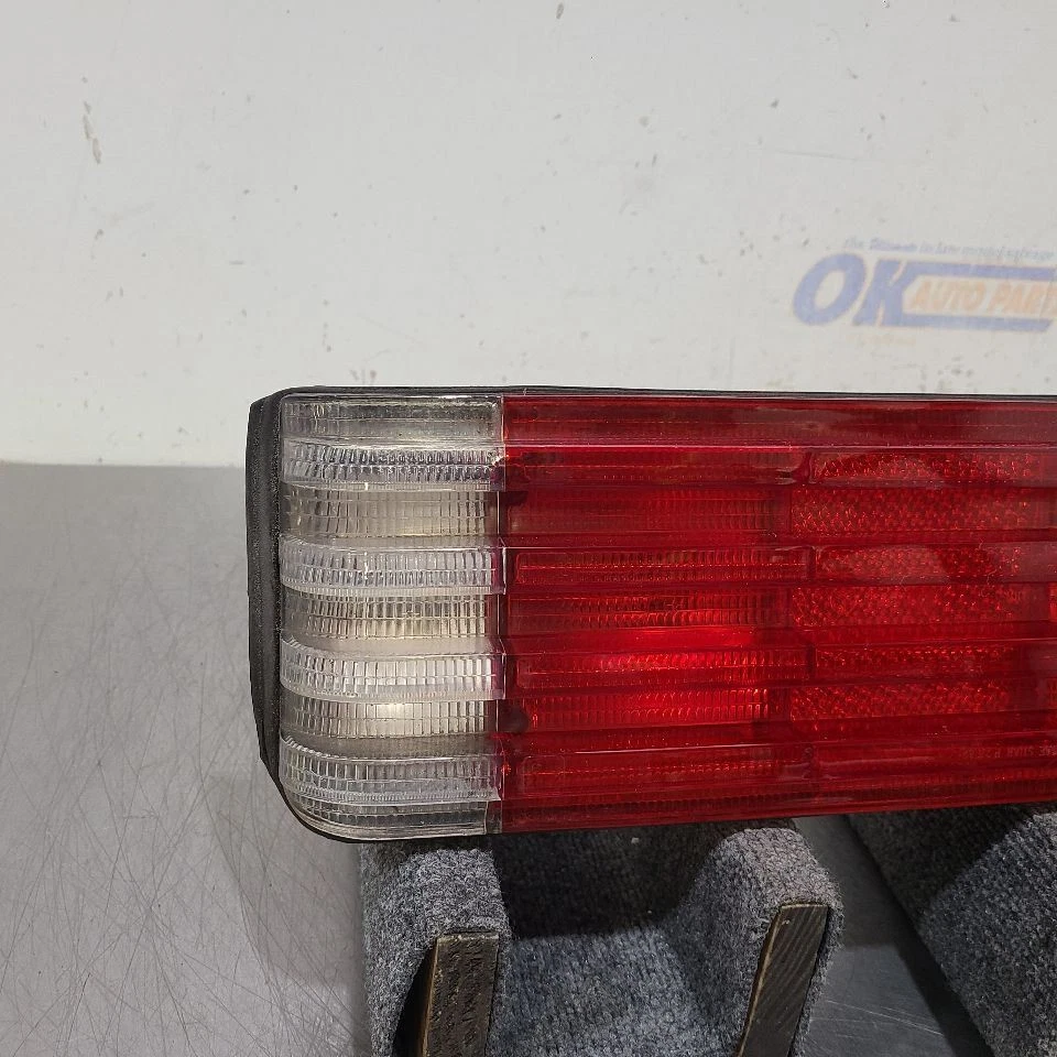 89 1989 MERCEDES BENZ 560SL TAIL LIGHT LAMP LEFT DRIVER - Image 4 of 4