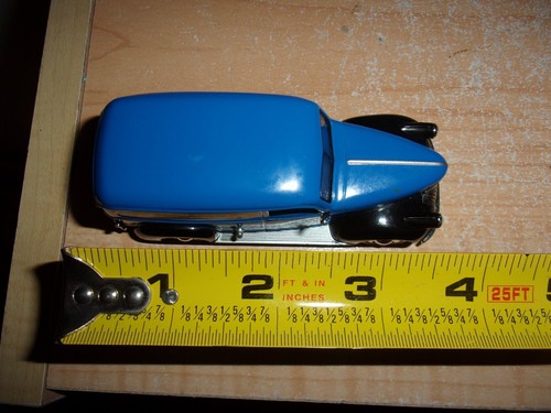 1:48 Menards 1946 Chevy Panel Delivery Truck Blue - Picture 3 of 3