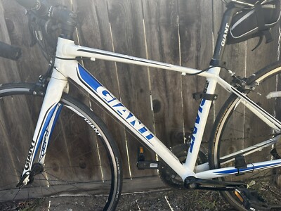 Giant Defy Composite 1 XS Bicycle w/ Clip Pedals, Cadence System