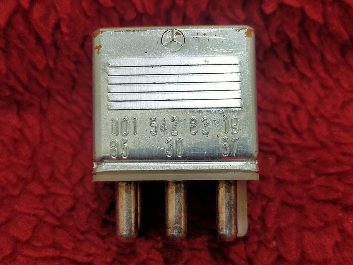 NOS Mercedes Benz W140 C140 V140 Fuel Pump Relay 0015428319 