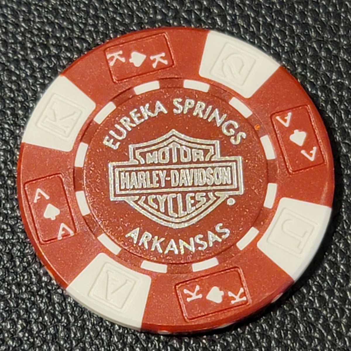 ■超貴重レア1988年物■HARLEY DAVIDSON_オフィシャルバッチ新品 1988 Harley Davidson 85th Anniversary Small Medallion 91843