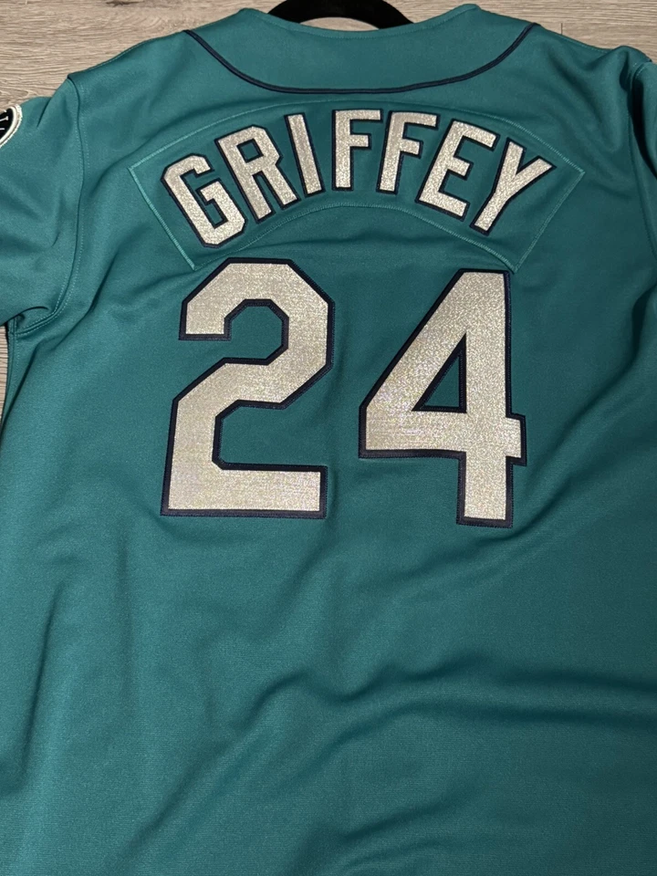100% Authentic Mitchell & Ness 1995 Ken Griffey Jr. Mariners Jersey Size 40 M - Image 4 of 4