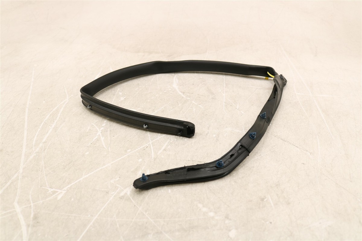 NEW OEM Rear Right Door Rear Weatherstrip Seal 678730E010