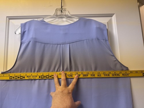 Ann Taylor Sleeveless V-neck Women’s Blouse Size XL Pleated Details Powder Blue - Picture 6 of 9