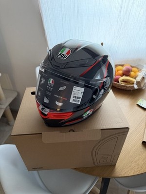 AGV K6 S Integralhelm   Angebot! Details:  * Marke: AGV * Modell: K6 S * GrößeXL
