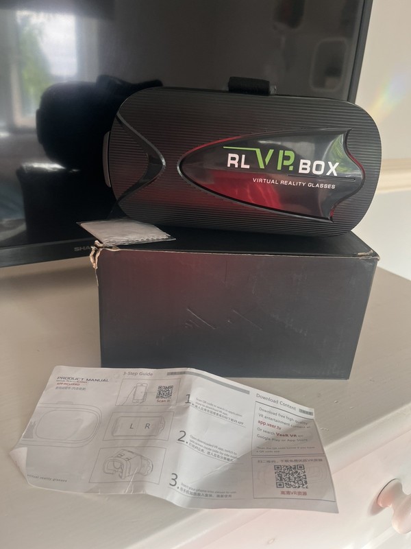 VR Box 3D Virtual Reality Glasses unused w cleaning cloth instructions and box