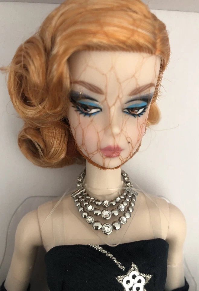 Muñeca Barbie Mattel Midnight Glamour Silkstone Foto 2 de 4