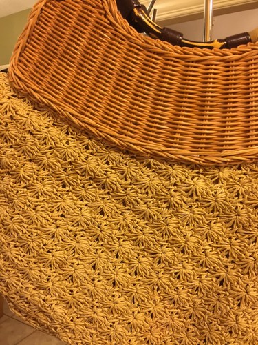 BOLSO DE MANO HOBO INTERNATIONAL DE COLECCIÓN NATURAL RATÁN/RAFIA MACRAMÉ HOBO ASAS DE BAMBÚ - Imagen 8 de 10