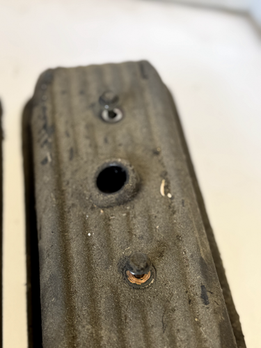 1991 GMC C1500 305 ENGINE TOP VALVE COVER ROCKER COVER PAIR USED OEM - Picture 7 of 8