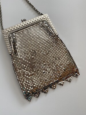アンティーク雑貨 whiting & davis mesh bag Vintage WHITING & DAVIS Small Silver Mesh Bag Short Chain Kiss