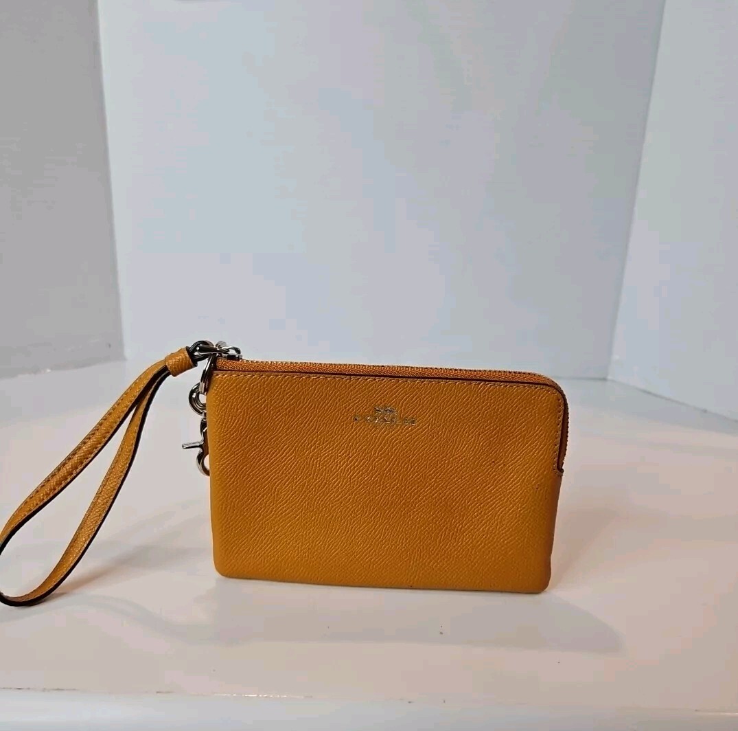 Coach Corner Zip Leather Wallet Wristlet in Orange Pre-owned
