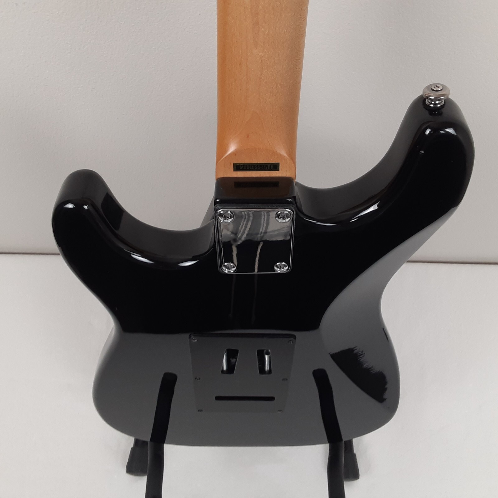 Samick Silvertone Stratocaster SS11 Series Electric Guitar Black and