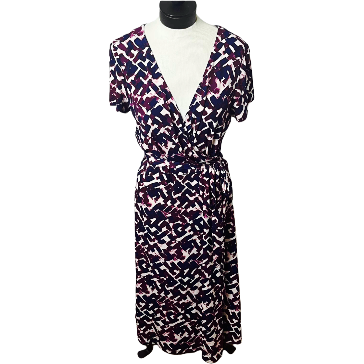 floral embroidered black dress Mac Duggal Floral Embroidered A-Line Cocktail Dress main image 0