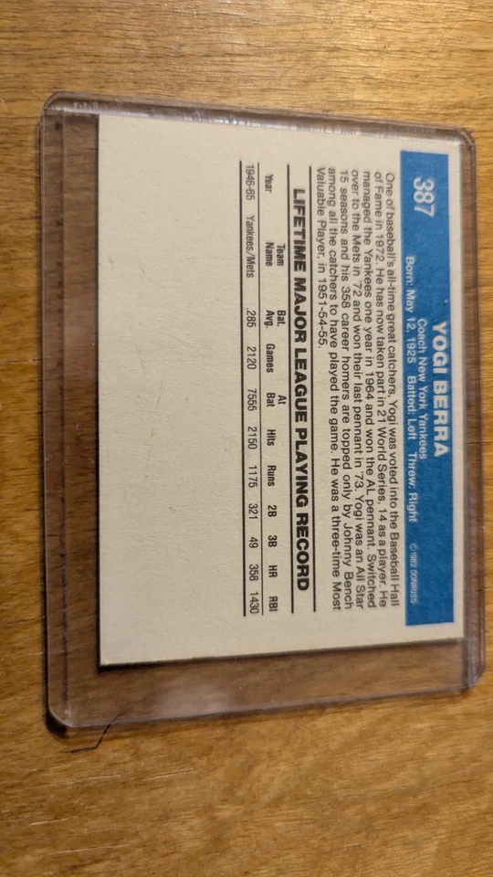 Donruss Yogi Berra 1982 #387 autografiado Foto 2 de 2