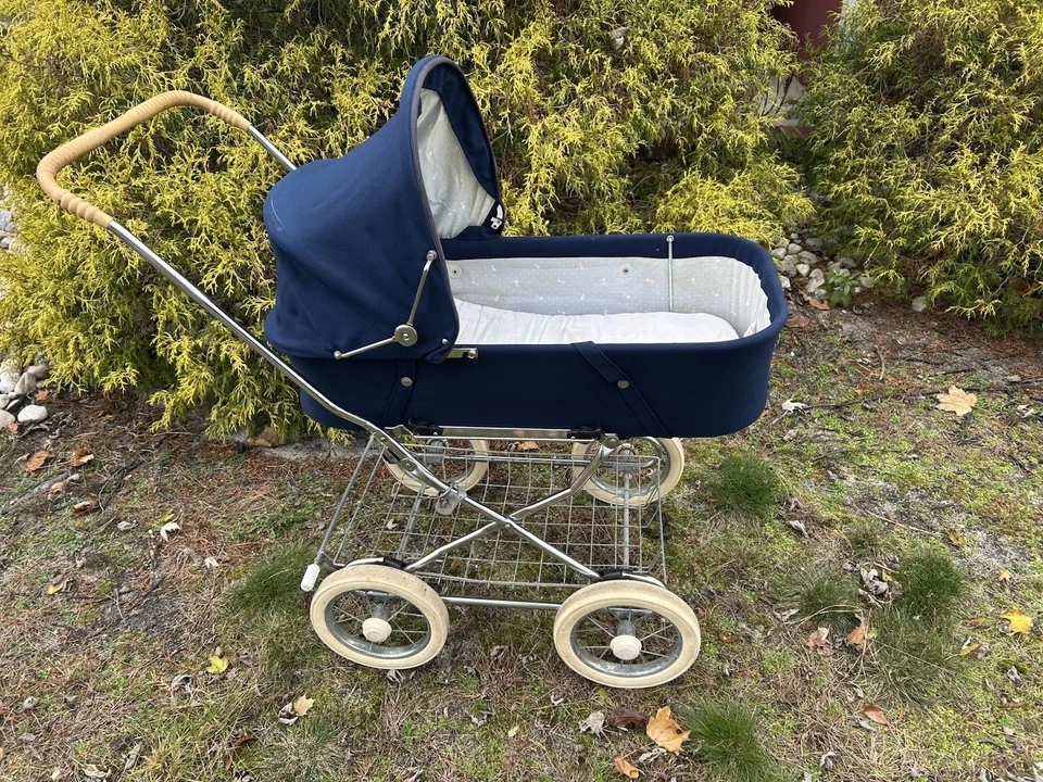 Emmaljunga Bassinet Vintage Stroller PRAM Navy Blue Luxury - Image 2 of 4