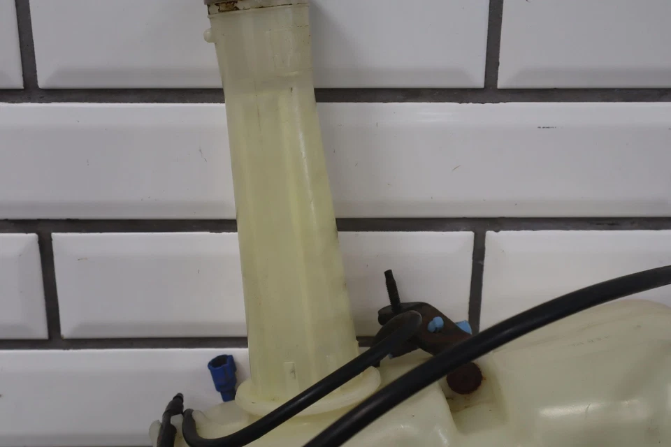 Toyota Supra 1986-1988 depósito de líquido para lavadora con bomba y tapa Foto 4 de 4