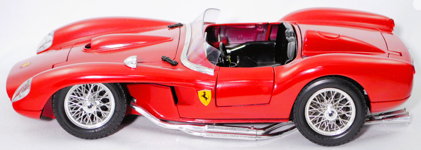 Ferrari Race Car w/Spoke Wheels & 12Cyl. Engine Custom Metal Body1:18SCALE MODEL