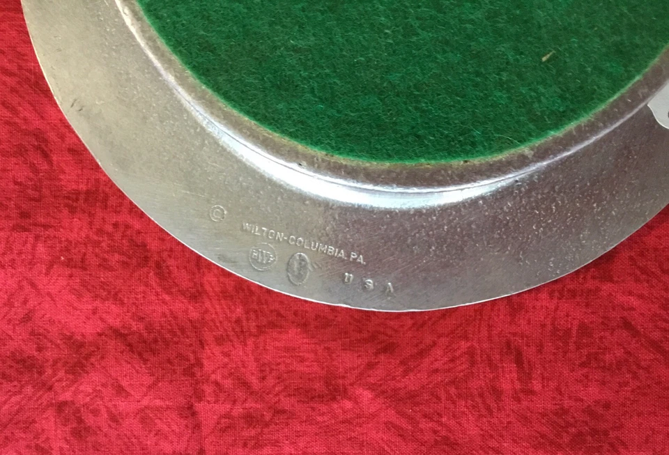 Montaña rusa de vino Wilton Pewter "Una cena sin vino es como un día sin sol" Foto 2 de 3